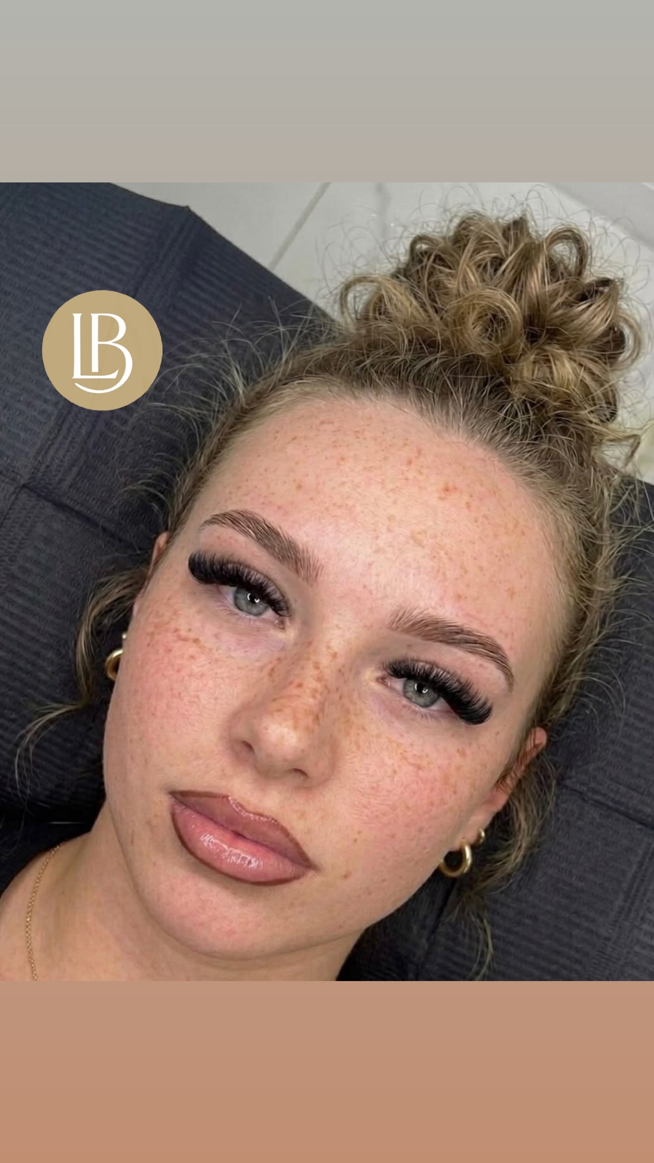 Cils volume et sourcils structurés